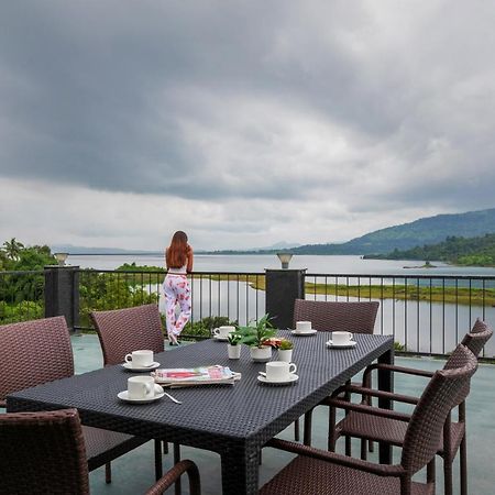 Sunset Boulevard By Stayvista - Lakeside Villa With Pet-Friendly Ambiance, Deck, Terrace, Plunge Pool & Modern Flair Karjat Dış mekan fotoğraf