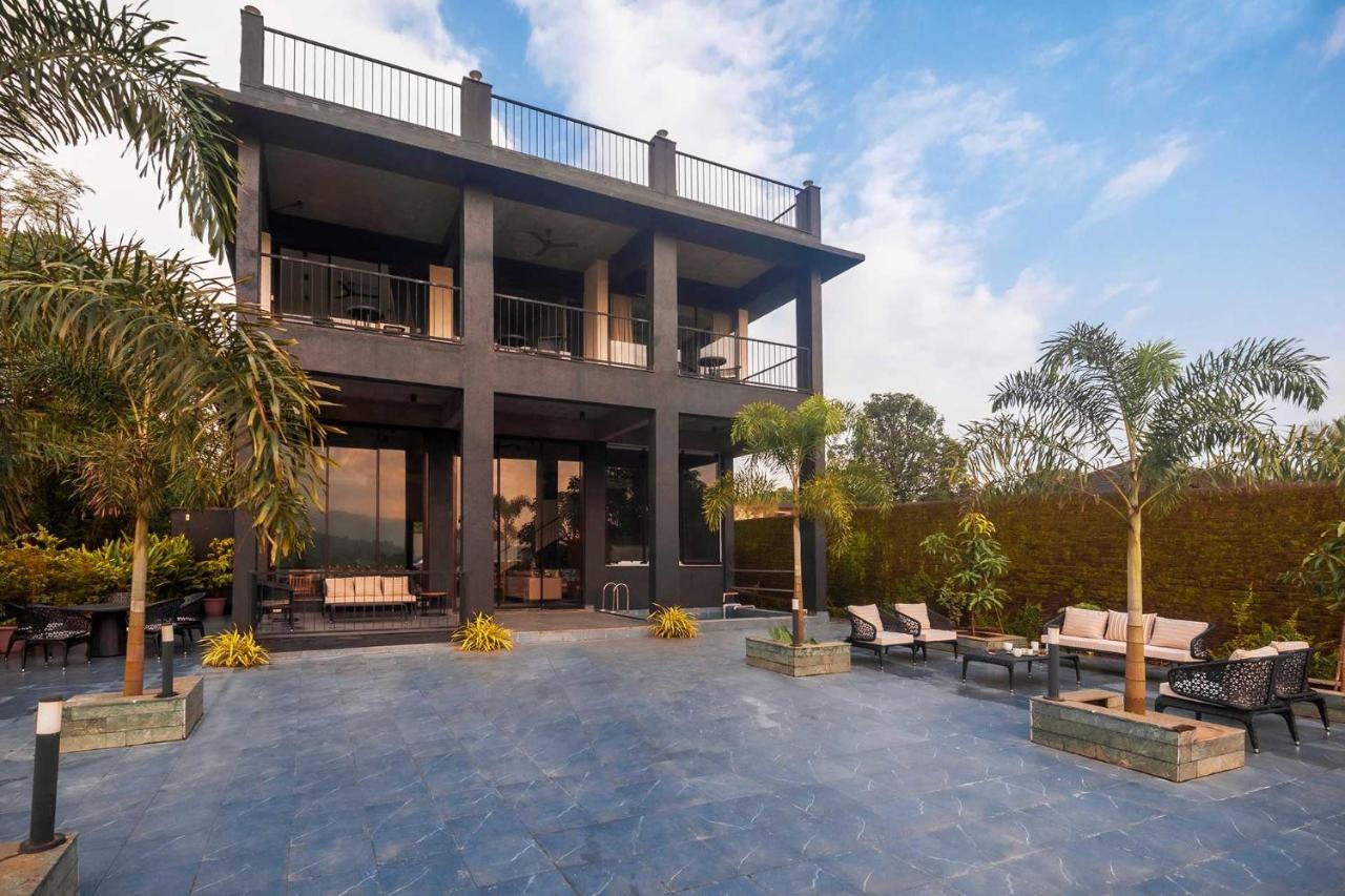 Sunset Boulevard By Stayvista - Lakeside Villa With Pet-Friendly Ambiance, Deck, Terrace, Plunge Pool & Modern Flair Karjat Dış mekan fotoğraf