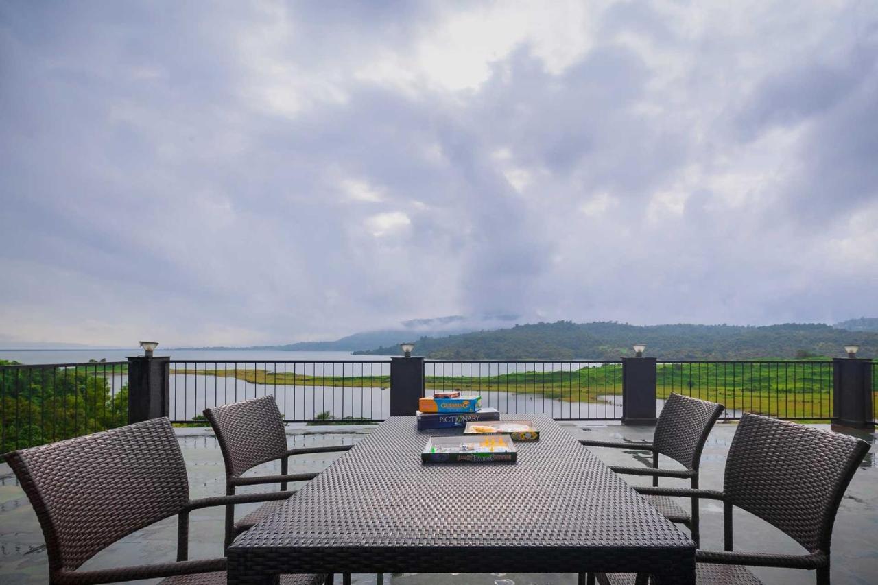 Sunset Boulevard By Stayvista - Lakeside Villa With Pet-Friendly Ambiance, Deck, Terrace, Plunge Pool & Modern Flair Karjat Dış mekan fotoğraf