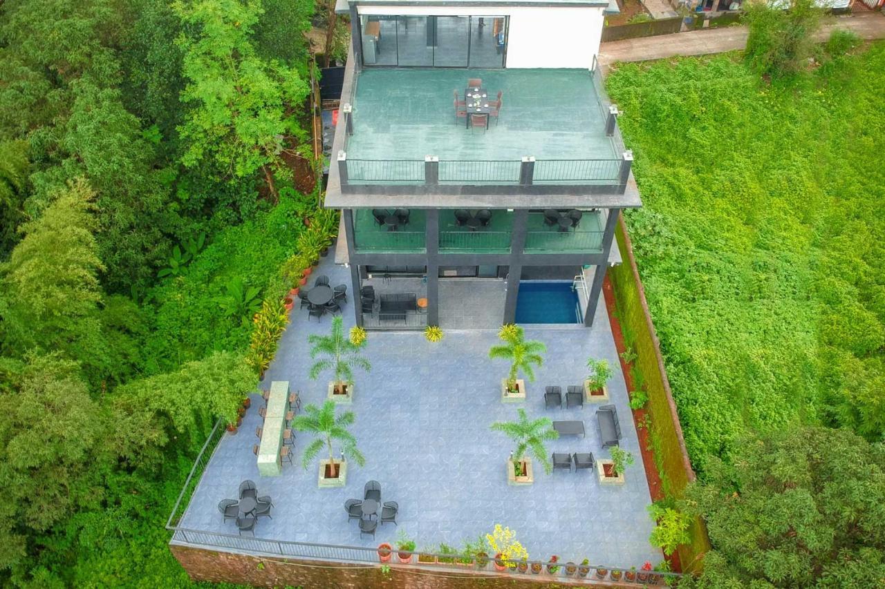 Sunset Boulevard By Stayvista - Lakeside Villa With Pet-Friendly Ambiance, Deck, Terrace, Plunge Pool & Modern Flair Karjat Dış mekan fotoğraf